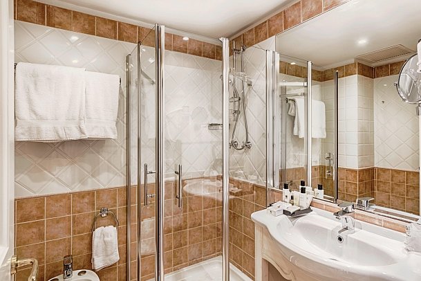 Grand Hotel Colonna Capo Testa - Wohnbeispiel Doppelzimmer Classic (Zimmercodierung DB2)