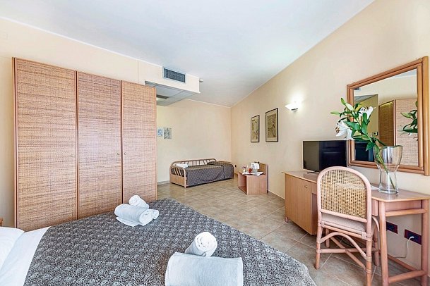 Rina Hotel - Wohnbeispiel Doppelzimmer Standard (Zimmercodierung DG1)