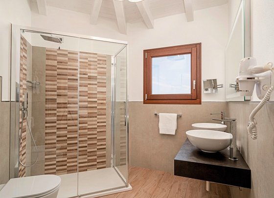 Hotel I Ginepri - Wohnbeispiel Doppelzimmer Superior (Zimmercodierungen DS1 & DSM)