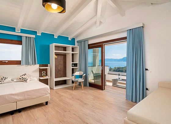 Hotel I Ginepri - Wohnbeispiel Doppelzimmer Superior Meerblick (Zimmercodierung DSM)