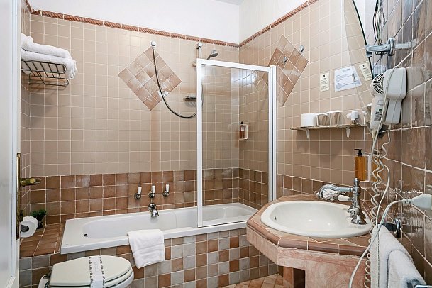 Stefania Boutique Hotel by the Beach - Zimmercodierungen DB1 & DP1