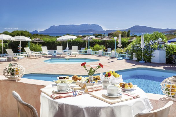 Stefania Boutique Hotel by the Beach - Restaurant am Pool