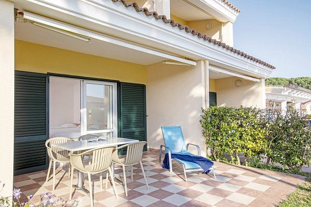 Sentido Tirreno Resort - Wohnbeispiel Doppelzimmer Classic Terrasse (Zimmercodierung D1G)