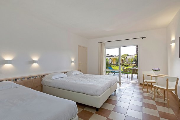 Sentido Tirreno Resort - Wohnbeispiel Doppelzimmer Classic Terrasse (Zimmercodierung D1G)