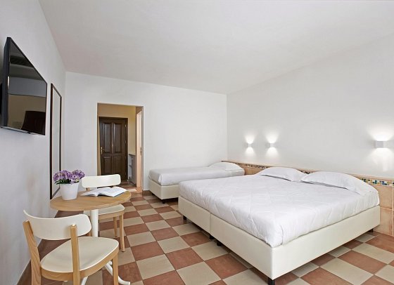 Sentido Tirreno Resort - Wohnbeispiel Doppelzimmer Classic Terrasse (Zimmercodierung D1G)