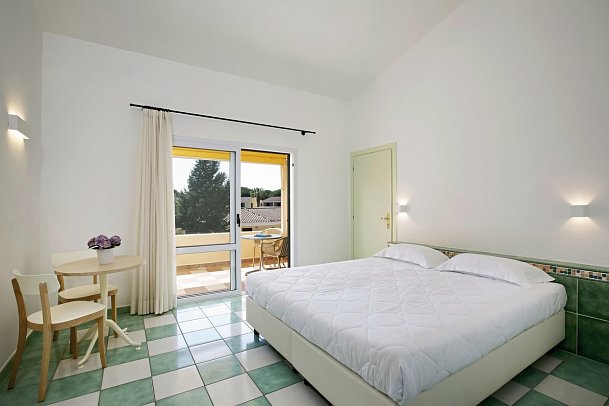 Sentido Tirreno Resort - Wohnbeispiel Doppelzimmer Classic Balkon (Zimmercodierung DB1)