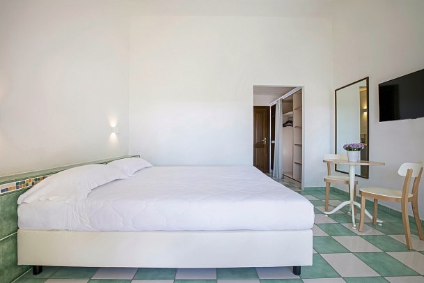 Sentido Tirreno Resort - Wohnbeispiel Doppelzimmer Classic Balkon (Zimmercodierung DB1)