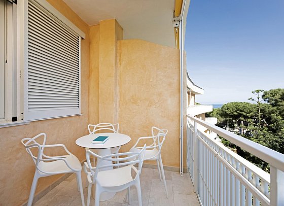 Sentido Tirreno Resort - Wohnbeispiel Familienzimmer (Zimmercodierungen FB1 & JB1)