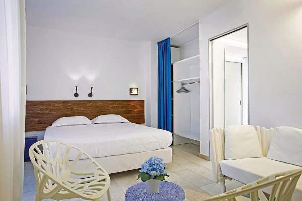 Sentido Tirreno Resort - Wohnbeispiel Familienzimmer (Zimmercodierungen FB1 & JB1)