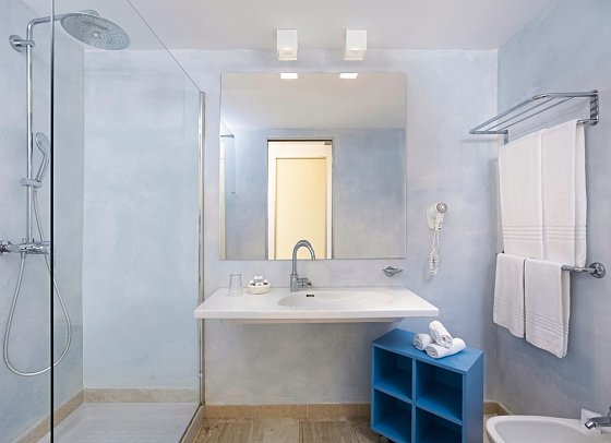 Sentido Tirreno Resort - Wohnbeispiel Familienzimmer (Zimmercodierungen FB1 & JB1)