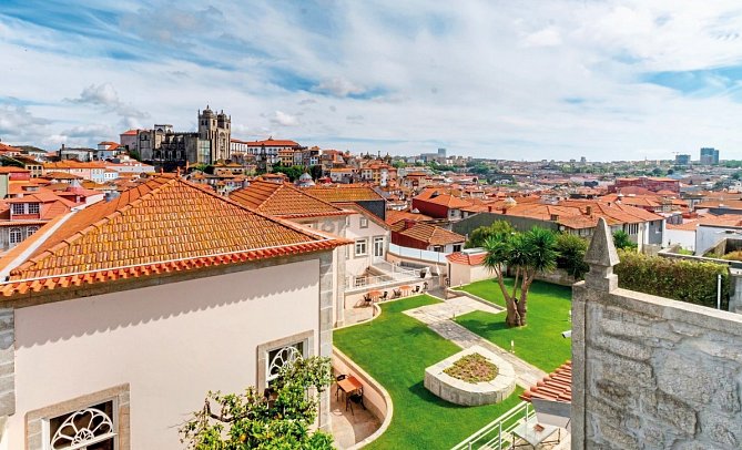 OCA Flores & Vitória Village Hotel