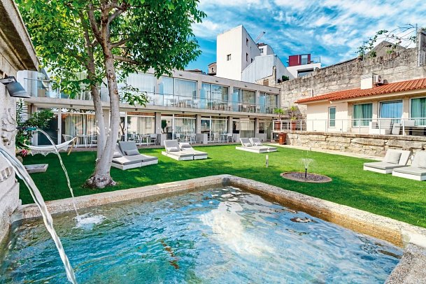 OCA Flores & Vitória Village Hotel