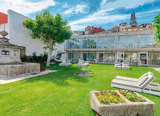 OCA Flores & Vitória Village Hotel