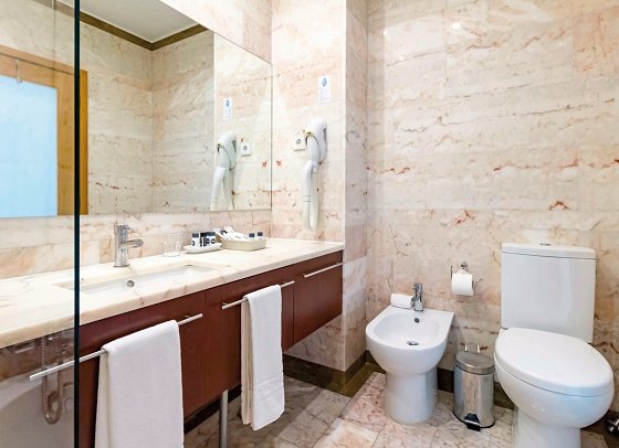 OCA Flores & Vitória Village Hotel - Beispiel Bad (Zimmercodierungen DB1 & SB1)