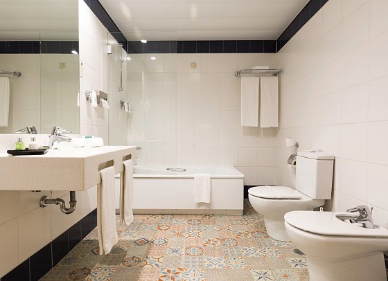 Legendary Porto Hotel - Beispiel Bad Doppelzimmer (Zimmercodierung DB1)