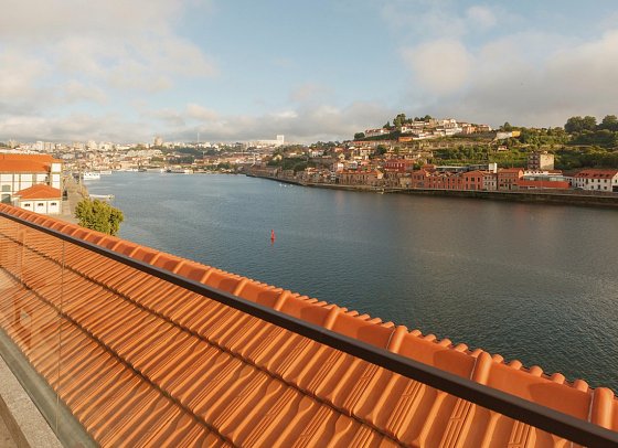 Neya Porto