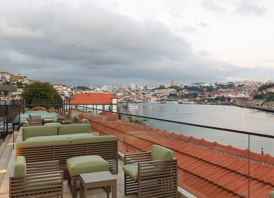 Neya Porto