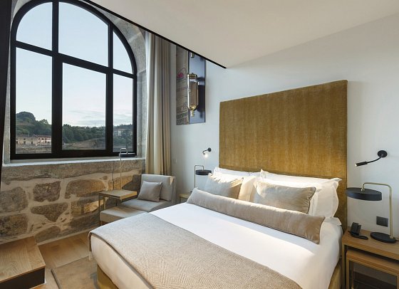 Neya Porto