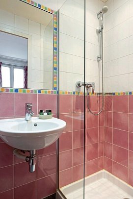 Hotel Maison du Pré - Beispiel Bad Doppelzimmer (Zimmercodierung DB1)