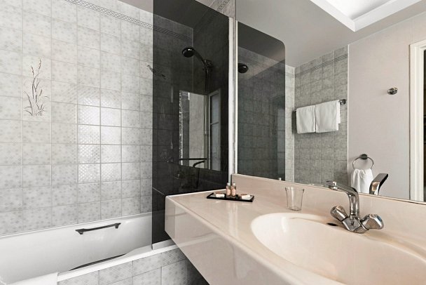 Hotel Résidence du Pré - Beispiel Bad Doppelzimmer (Zimmercodierung DB1)