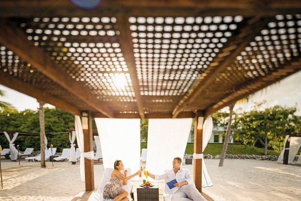 BlueBay Grand Esmeralda