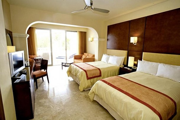 Grand Riviera Princess