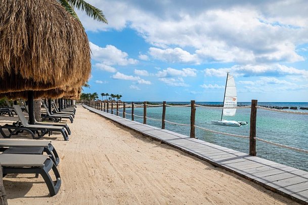 Catalonia Yucatan Beach