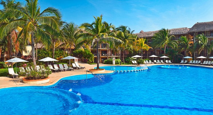Catalonia Yucatan Beach