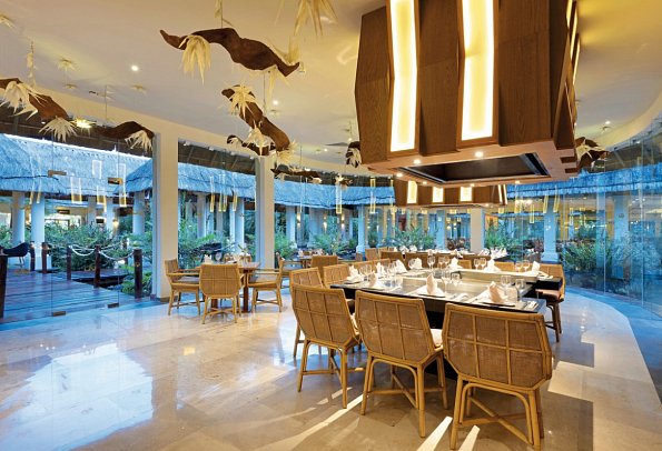 Grand Palladium Colonial Resort & Spa