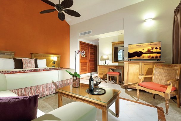 Grand Palladium Colonial Resort & Spa - Wohnbeispiel Romance Villa Suite Pool Side (Zimmercodierung VBP)