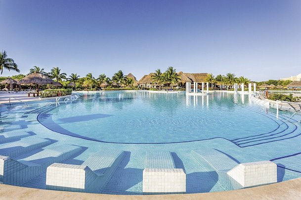 Grand Palladium Colonial Resort & Spa