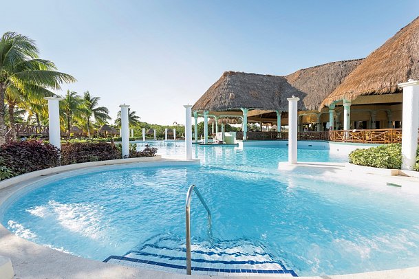 Grand Palladium Colonial Resort & Spa