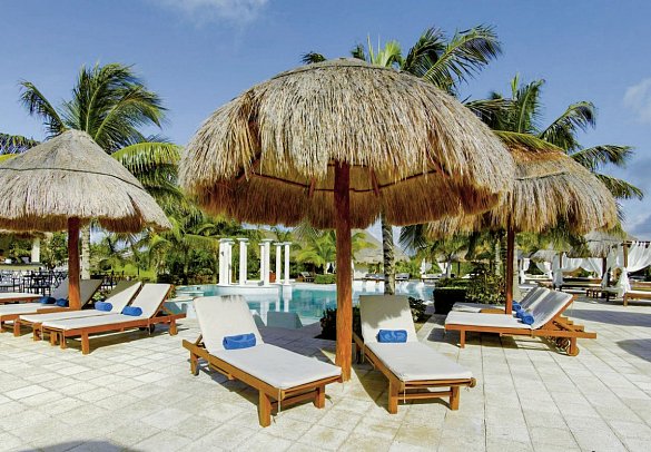 Grand Palladium Colonial Resort & Spa