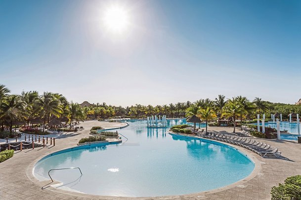 Grand Palladium Colonial Resort & Spa