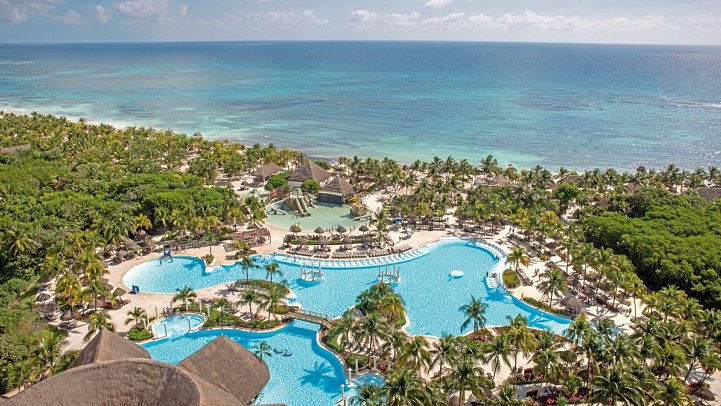 Grand Palladium Colonial Resort & Spa