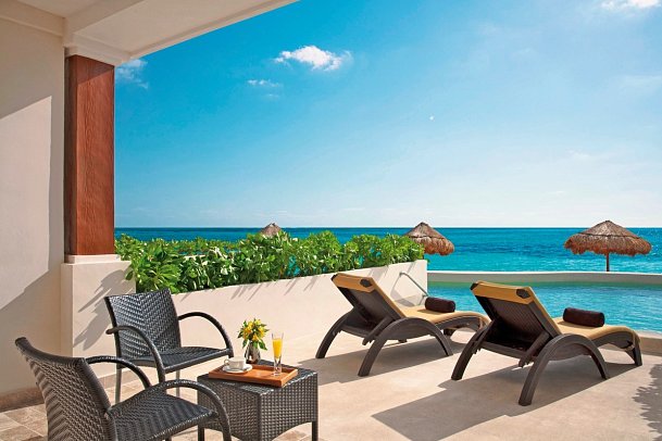 Dreams Sapphire Resort & Spa - Wohnbeispiel Preferred Club Juniorsuite Beachfront Swim-Out (Zimmercodierung JLQ)