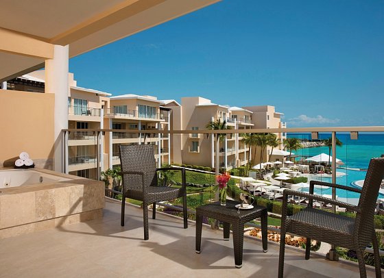 Dreams Jade Resort & Spa
