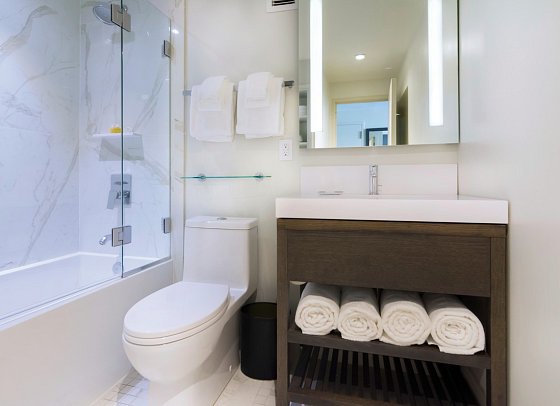 The Benson Portland, Curio Collection by Hilton