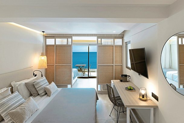 Mare Village Paphos - Wohnbeispiel Familienzimmer Meerblick (Zimmercodierung FBM)