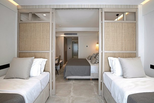 Mare Village Paphos - Wohnbeispiel Familienzimmer Meerblick (Zimmercodierung FBM)