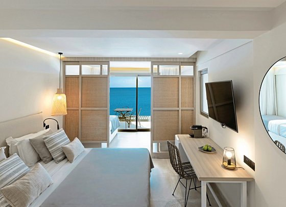 Mare Village Paphos - Wohnbeispiel Familienzimmer Meerblick (Zimmercodierung FBM)
