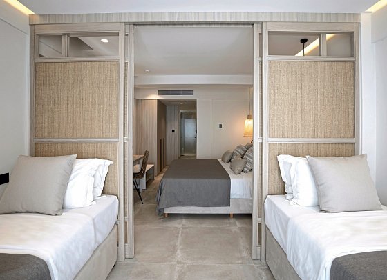 Mare Village Paphos - Wohnbeispiel Familienzimmer Meerblick (Zimmercodierung FBM)