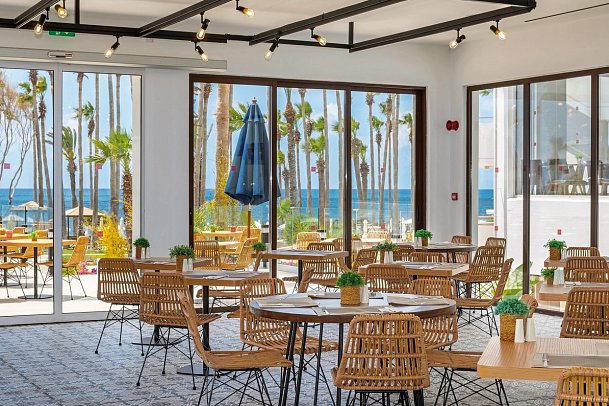 Leonardo Plaza Cypria Maris Beach Hotel & Spa