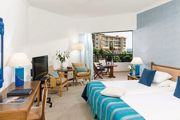 Coral Beach Hotel & Resort - Wohnbeispiel Doppelzimmer seitl. Meerblick (Zimmercodierung DBN)