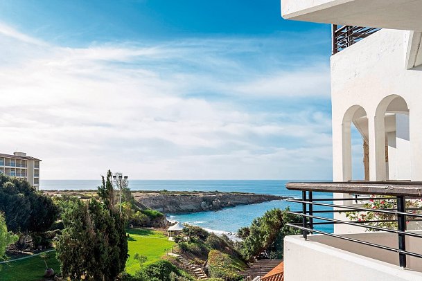 Coral Beach Hotel & Resort