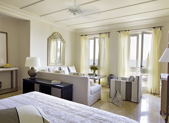 Anassa - Wohnbeispiel Juniorsuite mit Privat-Pool (Zimmercodierung JB1)