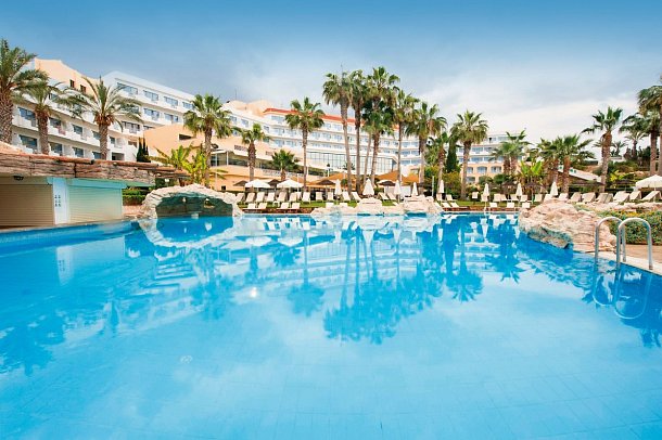 St. George Beach Hotel & Spa Resort