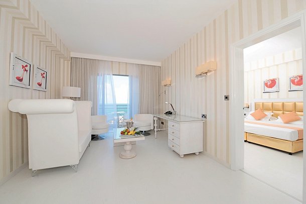 St. George Beach Hotel & Spa Resort - Wohnbeispiel Executive Suite (Zimmercodierung WTM)