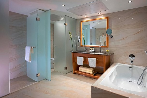 Constantinou Bros Asimina Suites - Wohnbeispiel Suite Deluxe Superior Meeresfront (Zimmercodierung WDO)