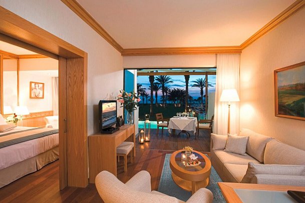 Constantinou Bros Asimina Suites - Wohnbeispiel Suite Executive Privat-Pool (Zimmercodierungen WTG & WTM)